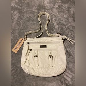 Wallflower charging purse white soft leather
